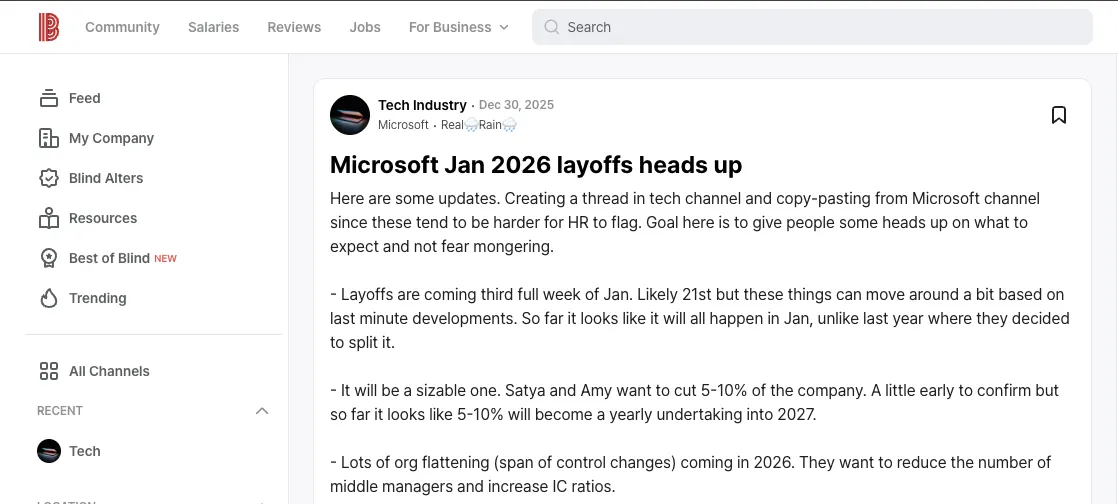 Скриншот поста на форуме Blind о возможных сокращениях Microsoft в январе 2026 года (слух/сигнал настроений, не официальное подтверждение).